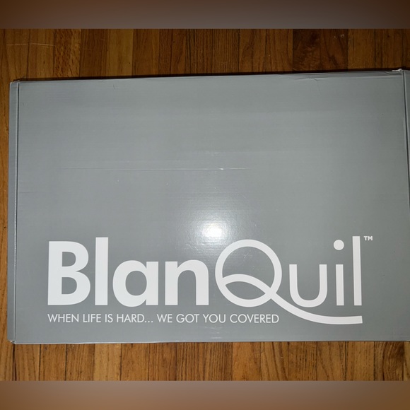 NIB Blanquil weighted Blanket Dusk 48 in x 74 in 15 lbs in gray - Picture 2 of 2